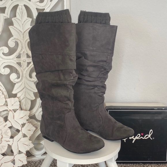 ✨ MYSTERY SHOE BOX ✨ mixed sizes, PERFECT FOR RESALE OR GIFTING for holidays ✨ - Picture 12 of 16